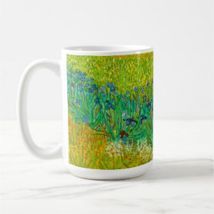Van Gogh Field mit Irische in der Nähe von Arles Kaffeetasse