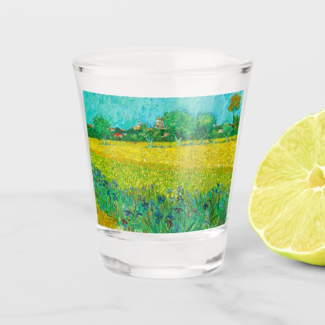 Van Gogh Field mit Irische in der Nähe von Arles Schnapsglas (Vorderseite)