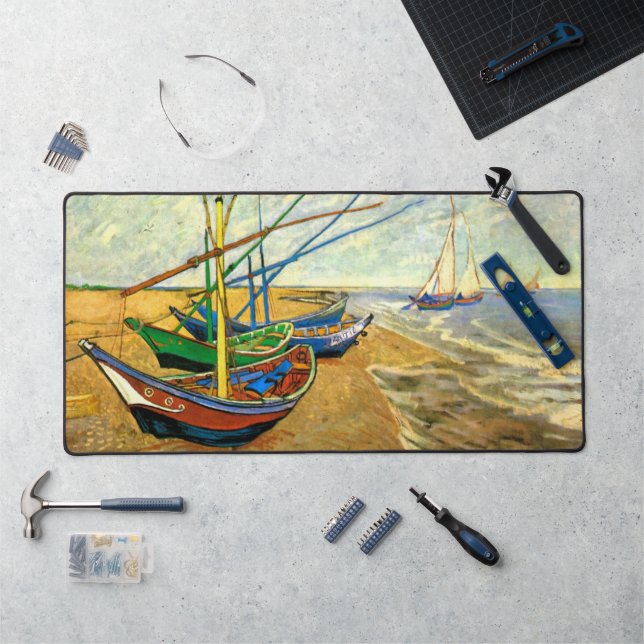 Van Gogh Fischerboote am Strand in Saintes Maries Schreibtischunterlage (Arbeitsplatz)