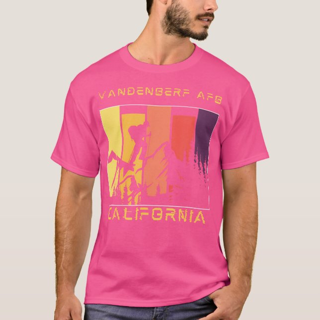 Vandenberg Afb Ca Bedrängter Berg Wandern Klettern T-Shirt (Vorderseite)