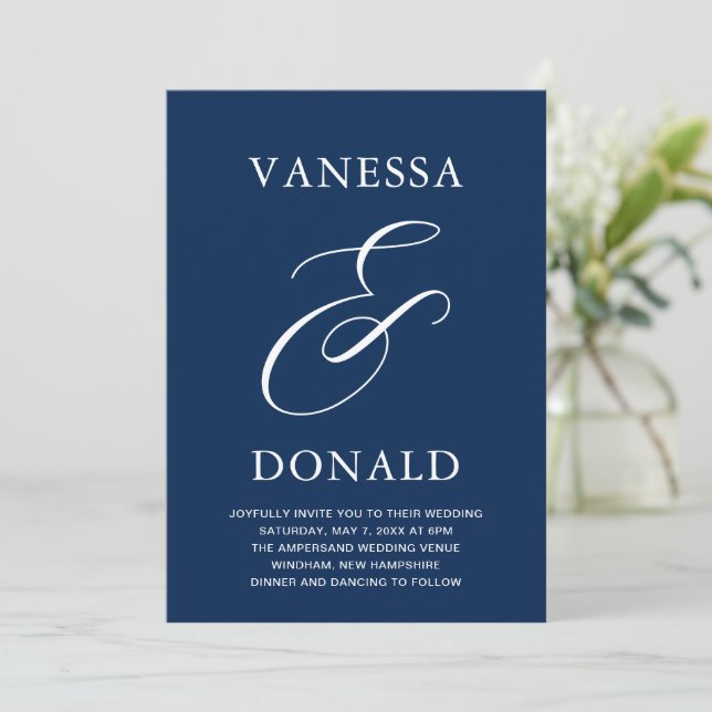 Vanessa Navy Blue Modern Wedding Einladung (Stehend Vorderseite)