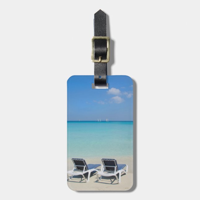 Varadero, Kuba. Sand- und Strandliegen Gepäckanhänger (Vorderseite vertikal)