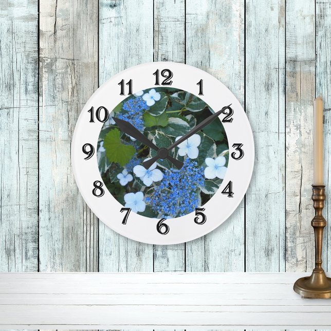 Variegierte Blue Hydrangea Wall Clock Runde Wanduhr (Von Creator hochgeladen)