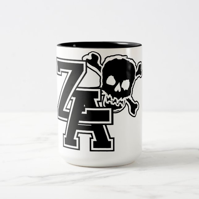 Varsity-Schädel-Tasse Zweifarbige Tasse (Mittel)