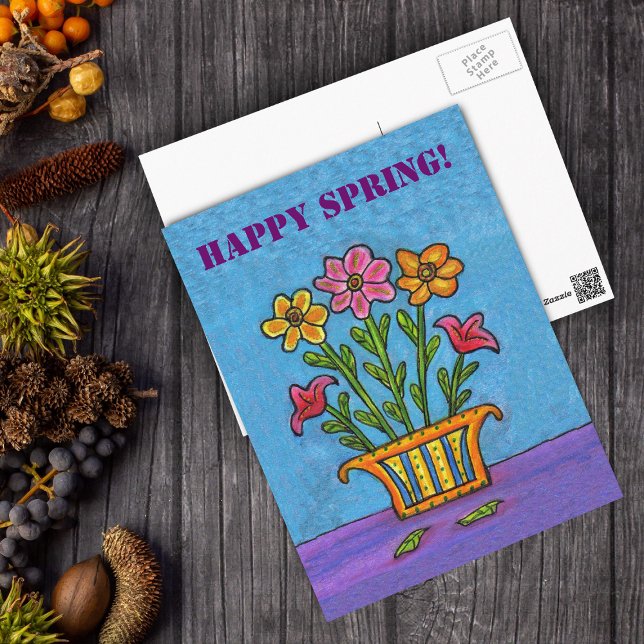 Vase der glücklichen Frühlingsblumen Postkarte (Vase of Happy Spring flower with pink and orange flowers on blue and purple postcard.)