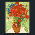 Vase mit Cornblumen und Pfefferkuchen, Van Gogh Poster<br><div class="desc">1886 lackiert, zeichnet sich dieses Öl auf der Leinwand durch eine perfekte Mischung aus Farbe und Pinsel aus. Van Gogh malte eine Vase mit einem Bouquet aus intensiv farbenen blauen Kornblumen, hellroten Mohn und cremig weißen Margueriten. Die lebhaften Farben der Kornblumen, Mohn und Marguerite zeigen Blume in der Blüte. Es...</div>