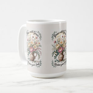 Vase mit Florals wachsen mit Grace Zitat Kaffeetasse