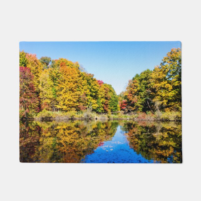 Vassar Farms Pond Fußmatte (Vorderseite)