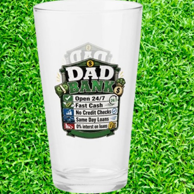 Vater Bank feiern Glas ( turning a simple golf accessory into something he’ll talk about with his buddies on the course.)