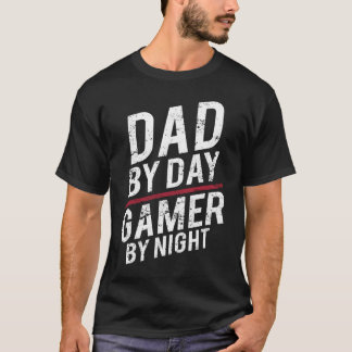 Vater by Day Gamer by Night Funny Vaters Day Gamer T-Shirt