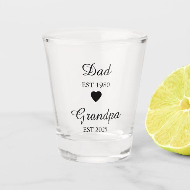 Vater est. & Opa est. - Geschenk für ein benutzerd Schnapsglas (Vorderseite)