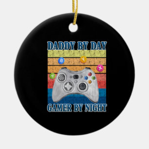Vater-Geschenk   Daddy By Day Gamer By Night Keramik Ornament