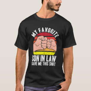 Vater und Mutter im Recht geben meinem Sohn im Ges T-Shirt