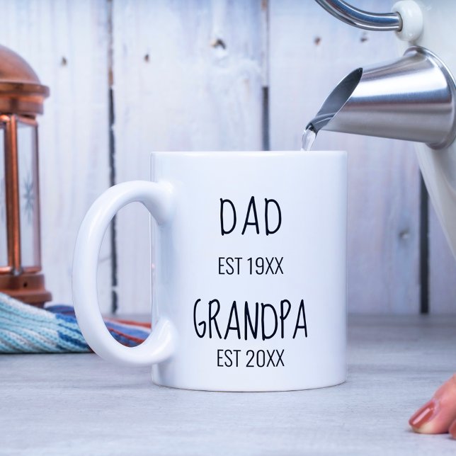 Vater und neue Opa EST 20XX Tasse (Von Creator hochgeladen)