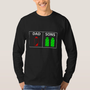 Vater von zwei Söhnen lustig wenig Akku Vatertag G T-Shirt