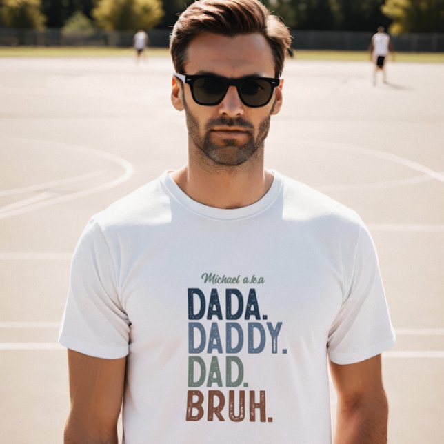 Vaterbesuch: Personalisierte Dada zur Bruh-Evoluti T-Shirt ( Celebrate the hilarious evolution of fatherhood with this playful and modern design.)