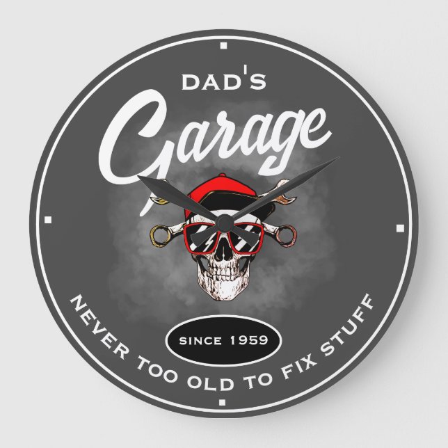 Vaters Garage Old Skull Tools Gray Funny Slogan Große Wanduhr (Vorderseite)