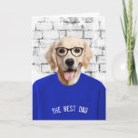 Vaters Geburtsdatum Goldener Rücktritt auf T - Shi Karte<br><div class="desc">Golden Retriever Hund in blauem T - Shirt und schwarze gerahmte Brillen auf Backsteinmauern zum Geburtstag des Vaters</div>