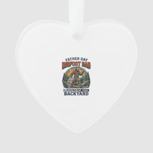 Vatertag Bigfoot Dad Shirt Snacks Held Funny Gif Ornament