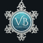 VB Virginia Beach auf blauem Wasser Hintergrund Schneeflocken Zinn-Ornament<br><div class="desc">VB Virginia Beach on Blue Water Background Snowflake Tischtennis Weihnachtsschmuck -</div>