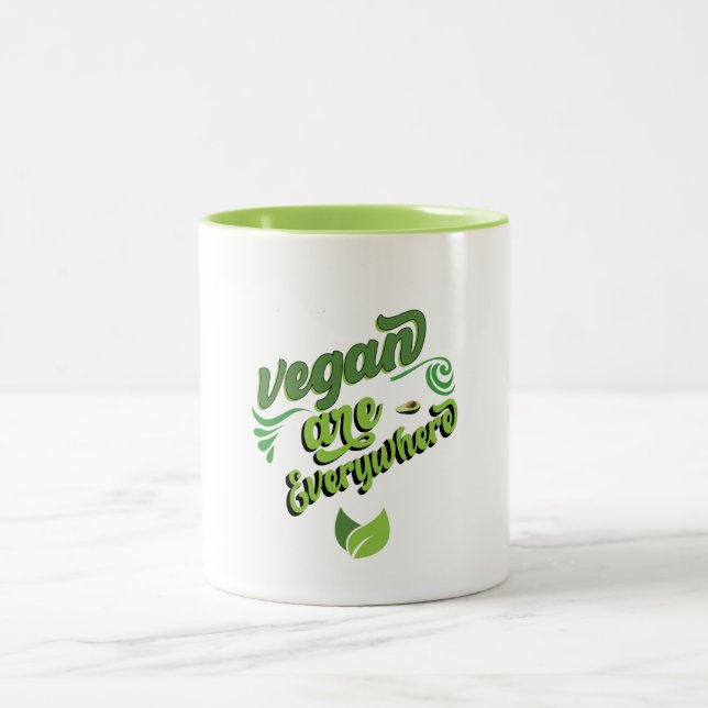 vegan überall Zwei-Tone-Kaffee-Tasse Zweifarbige Tasse (Mittel)