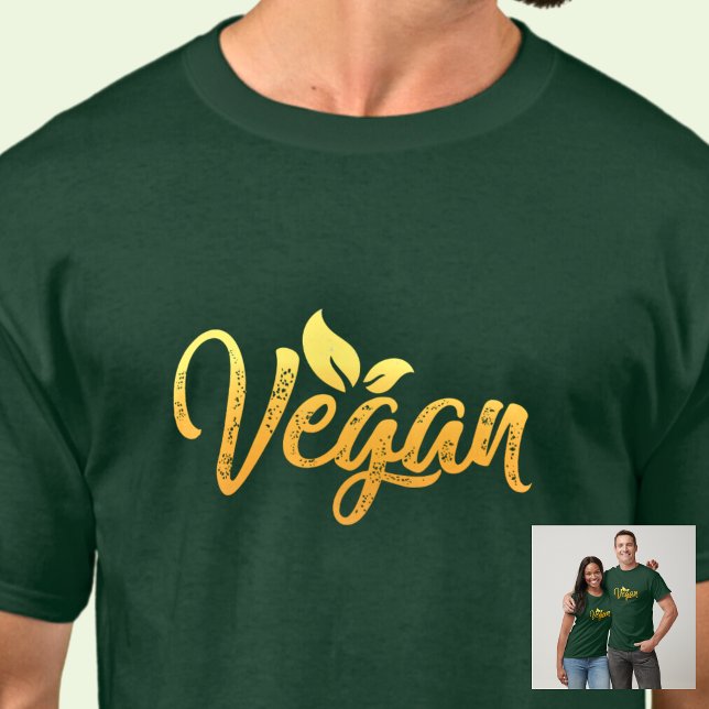Vegane Word-Gelbe-Goldtypografie auf Grün T-Shirt (Von Creator hochgeladen)