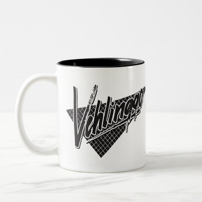 Vehlinggo Logo-Tasse - "Vehlinggo Gothic"-Variante Zweifarbige Tasse (Links)
