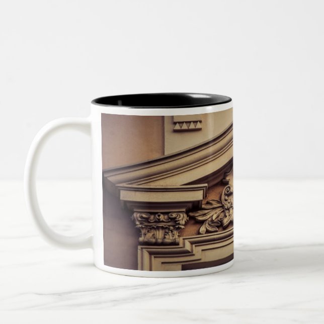Vektorianische Vintage Fassade Architektur Zweifarbige Tasse (Links)