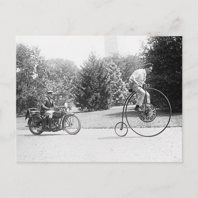 Velocipede und Polizeimotorrad Vintages Foto Postkarte (Vorderseite)