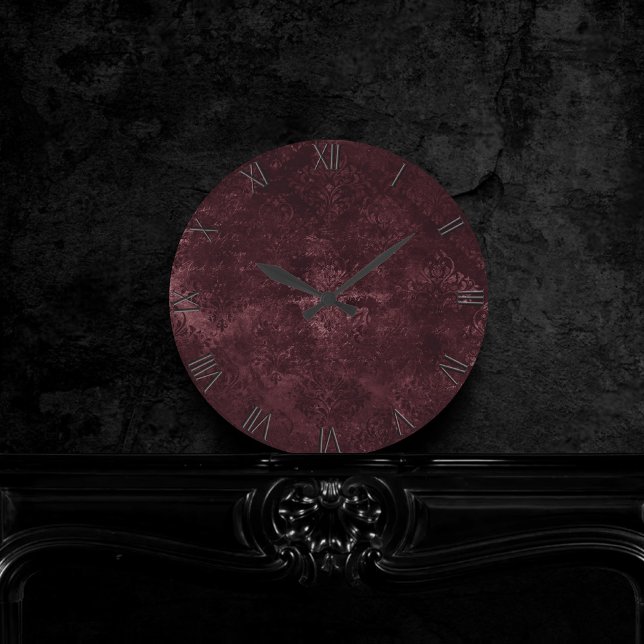 Velvety Wine Damask | Bordeaux Sangria Grunge Glam Runde Wanduhr (Von Creator hochgeladen)