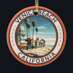 Venedig Beach California Keramik Ornament<br><div class="desc">Venice Beach in einem Vektor Art Stil. Venice Beach, Kalifornien, ist ein berühmtes Ziel im Süden Kaliforniens, das für seine eklektische Promenade, die lebendige Straßenkunst und die lebendige Atmosphäre bekannt ist. Es liegt in Los Angeles und ist ein Zentrum der Kreativität und des Strandspass, das Besucher aus der ganzen Welt...</div>
