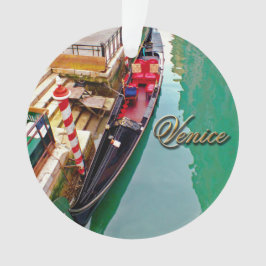 Venedig, Italien (IT) - zwei bunte Gondeln Ornament