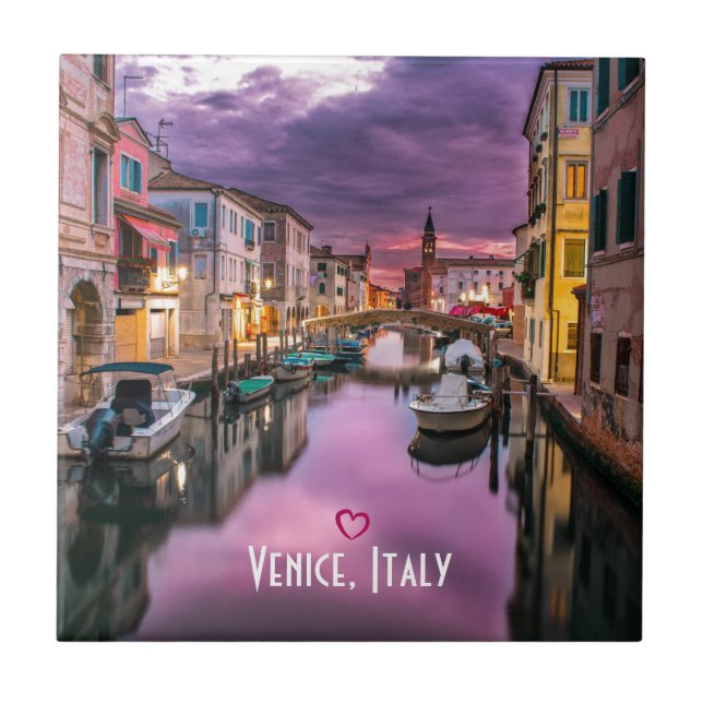 Venedig, Italien - Landschaftlicher Kanal und Vene Fliese (Vorderseite)