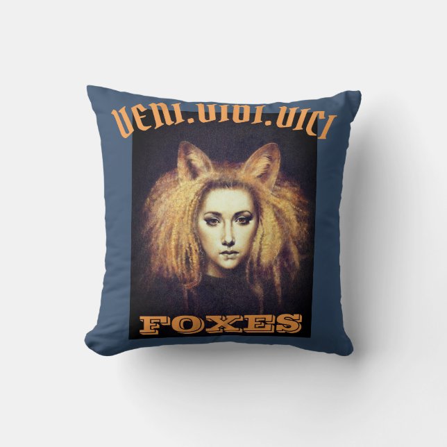Veni Vidi Vici Foxes Fox Girl Throw Cushion Kissen (Vorderseite)