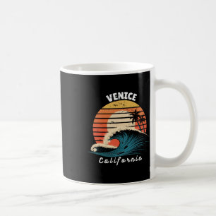 Venice Beach Kalifornien Frauen Männer beim Surfbo Kaffeetasse