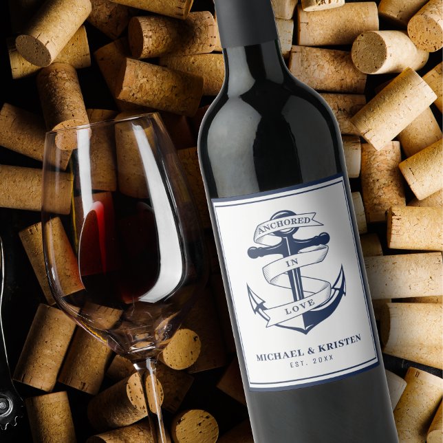 verankert in der Liebe Weißes Nautikanker Hochzeit Weinetikett (Anchored in Love White Nautical Anchor Wedding Wine Label
)