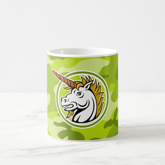 Verärgertes Einhorn; hellgrüne Camouflage, Tarnung Kaffeetasse (Mittel)