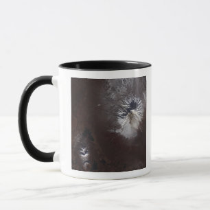 Veraschen Sie Flecke auf Russlands Shiveluch Tasse