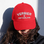 Verbier, Schweiz. Personalisierbar Bestickte Baseballkappe<br><div class="desc">Verbier, Schweiz. Diese rote Kappe ist ein Muss für jeden Fan von Verbier, Schweiz. Die Hauptfarbe der Kappe ist ein lebhafter Rotton, der sich durch das Auge auszeichnet. Die Vorderseite der Kappe ist mit dem Namen "Verbier" in fett-weißem Schriftsatz bestickt, der sich gut mit dem roten Hintergrund abhebt. An der...</div>