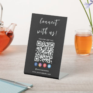Verbinden Sie mit dem Qr-Code-Logo der Social Medi Sockelschild
