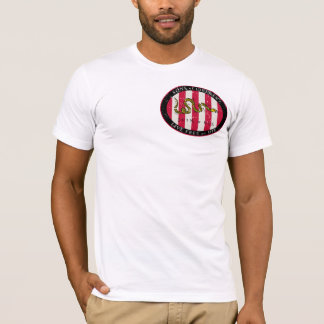 Verbinden Sie oder die den besonders angefertigten T-Shirt