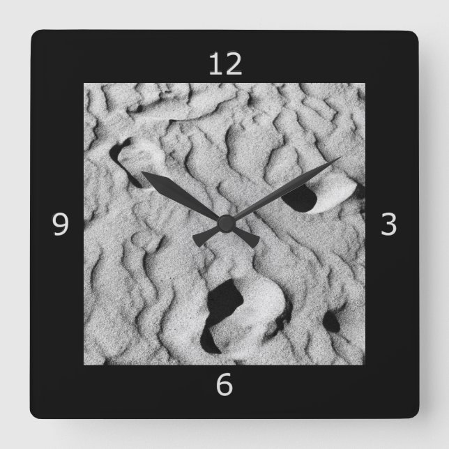 Verblassende Abdrücke und Erinnerungen Quadratische Wanduhr (Vorderseite)