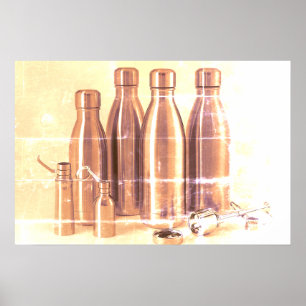Verblasste braune Stahl-Wasserflaschen an einer Re Poster