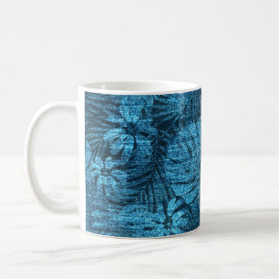Verblichene Jeans mit tropischen Blätter Kaffeetasse