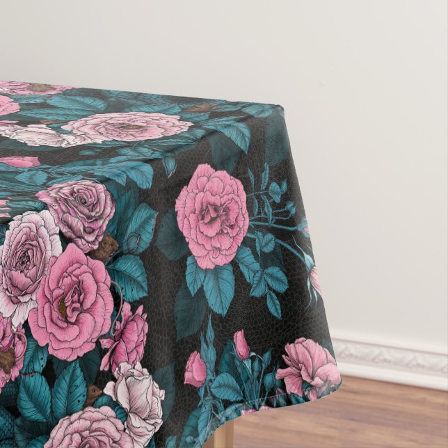 Verborgen in den Rose 2 Tischdecke (Beispiel)
