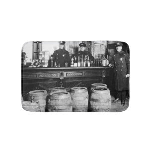 Verbot - Speakeasy Police Raid Bootlegger - M Badematte