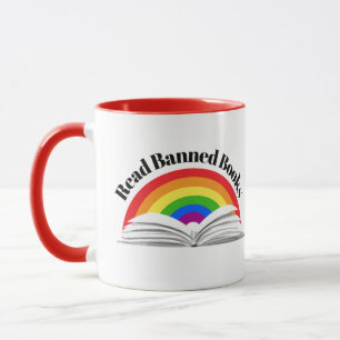 Verbotene Bücher in Regenbogenfarben lesen Tasse