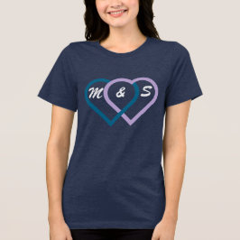 Verbundene Herzen. Buchstaben können individuell a Tri-Blend Shirt