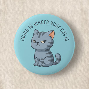 Verdrießliche Graue Tabby-Katze mit individuellem Button