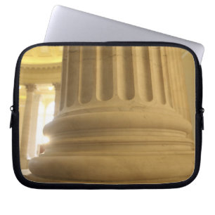 Vereinigte Staaten, Washington, D.C. Eine Säule in Laptopschutzhülle